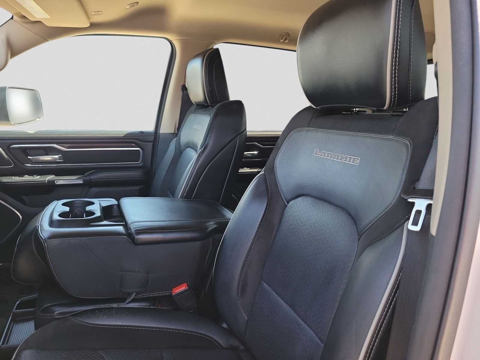 2021 RAM 1500 Laramie Crew Cab 4x4 5'7' Box