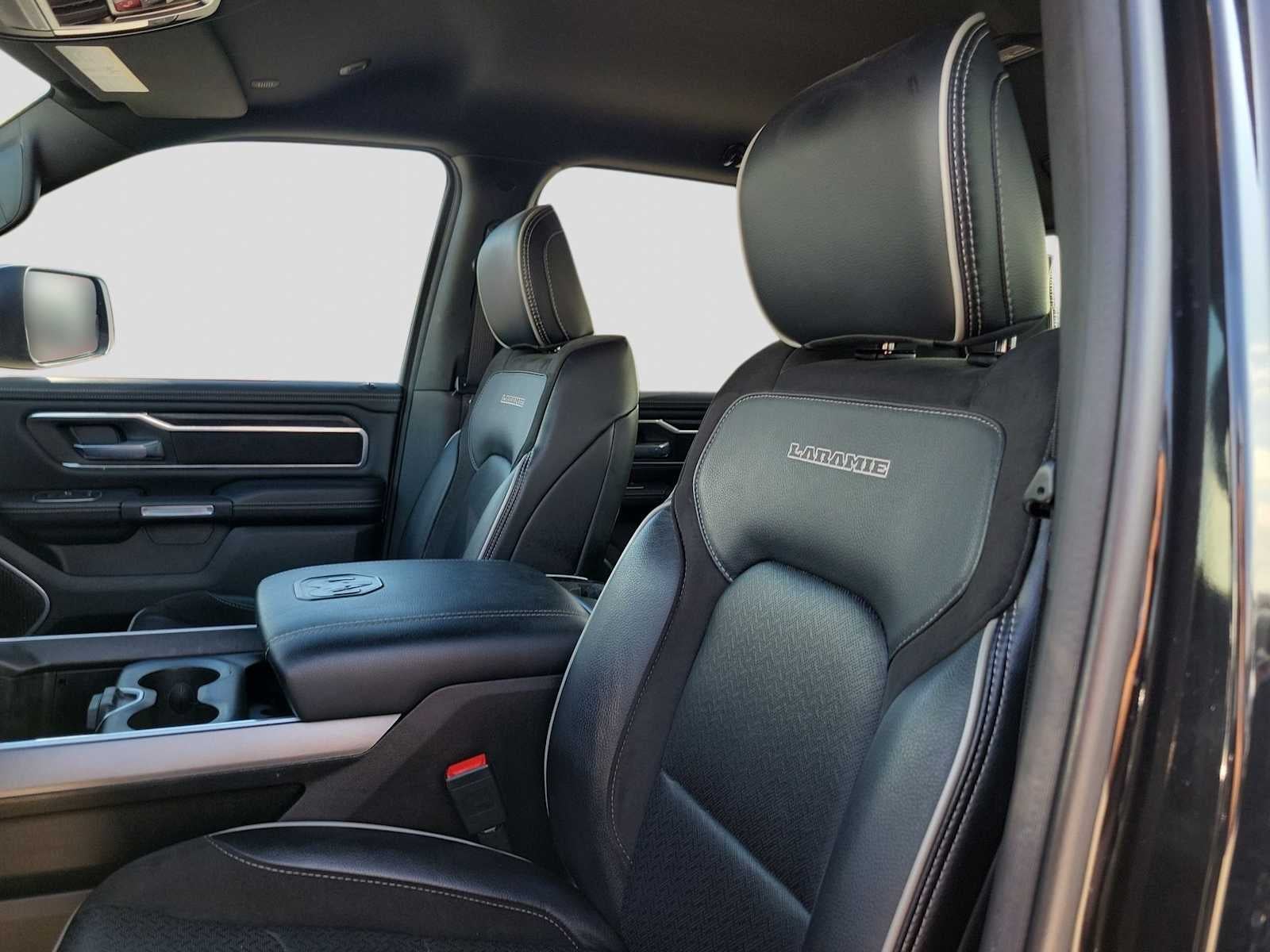 2023 RAM 1500 Laramie Crew Cab 4x4 5'7' Box