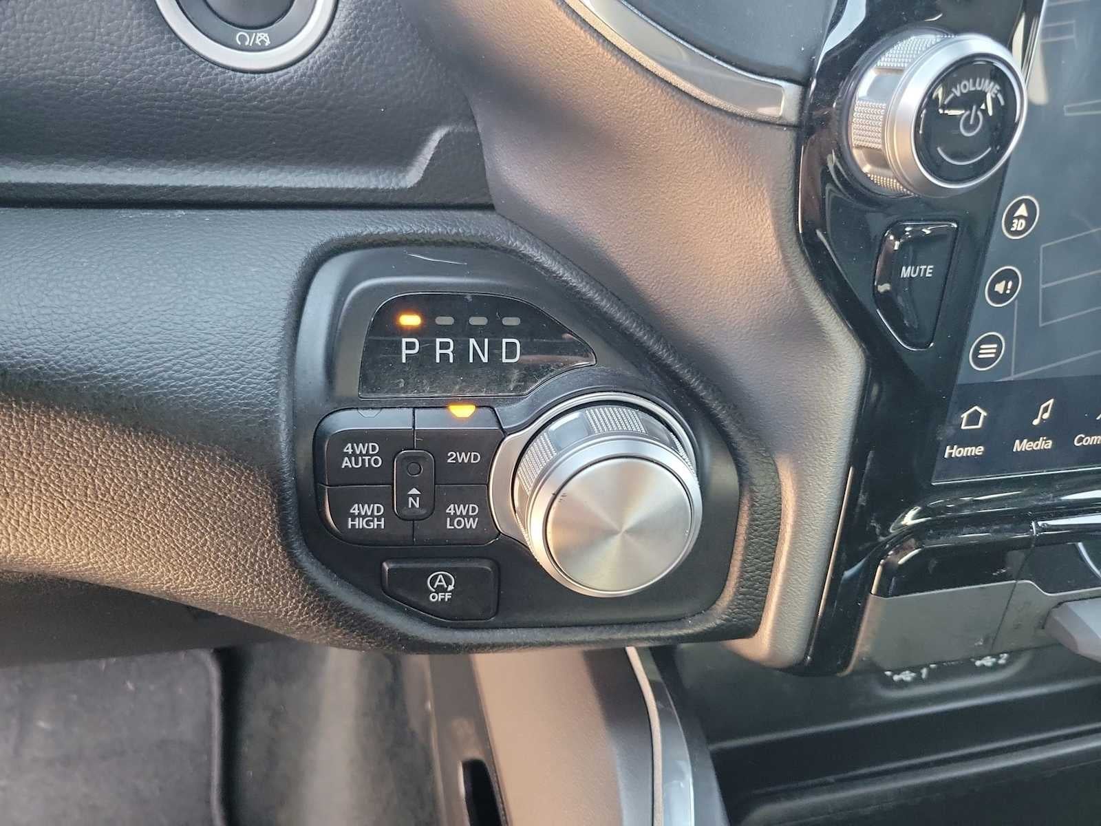 2023 RAM 1500 Laramie Crew Cab 4x4 5'7' Box