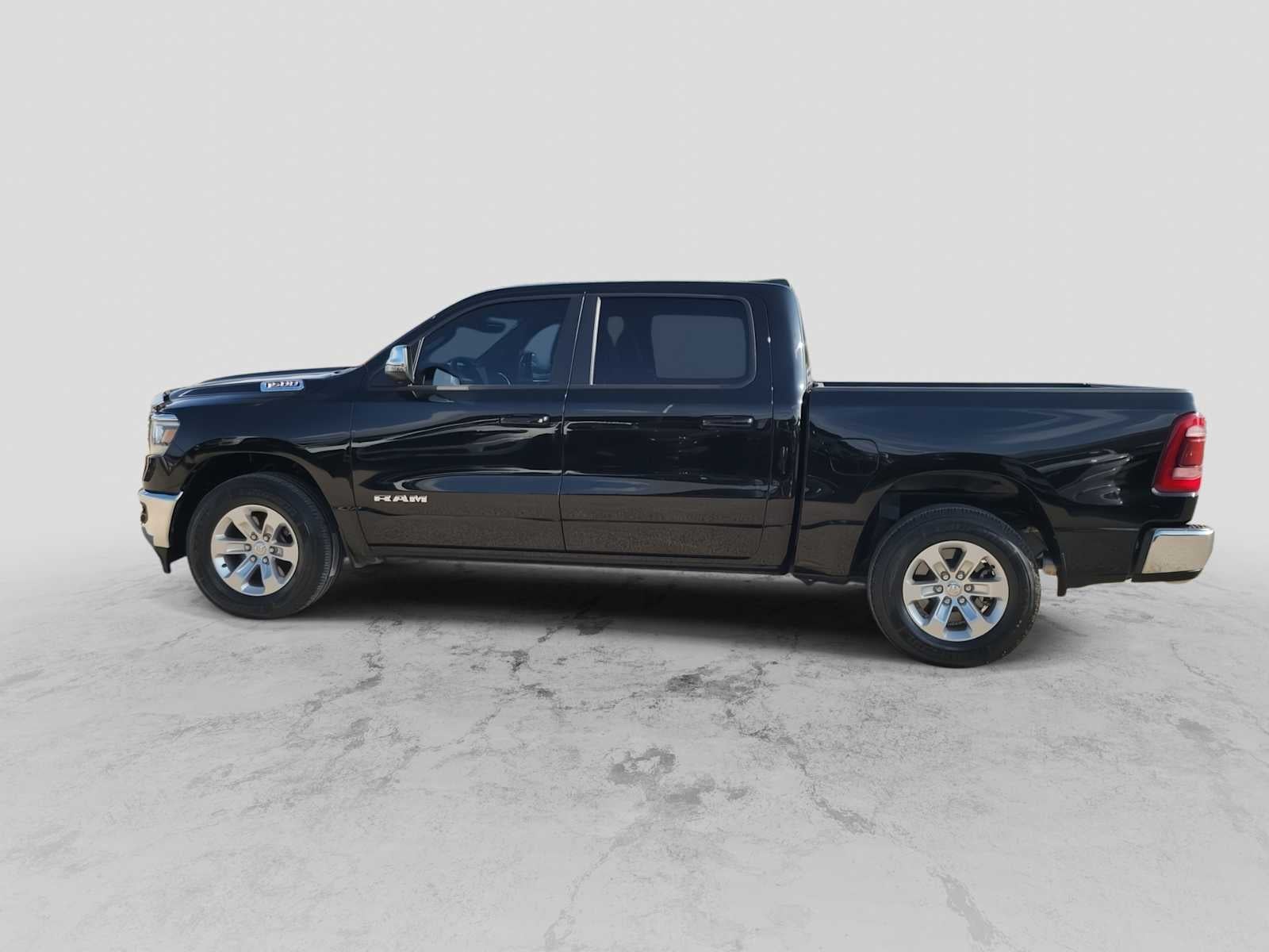 2023 RAM 1500 Laramie Crew Cab 4x4 5'7' Box