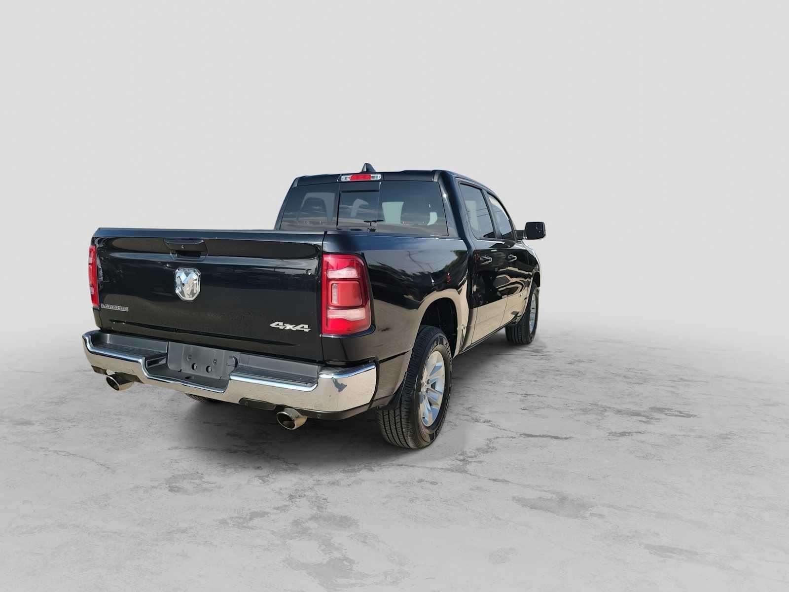 2023 RAM 1500 Laramie Crew Cab 4x4 5'7' Box