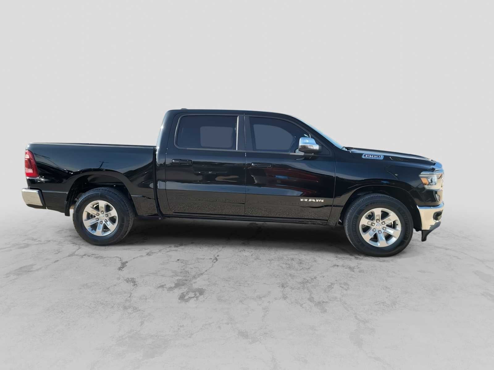 2023 RAM 1500 Laramie Crew Cab 4x4 5'7' Box