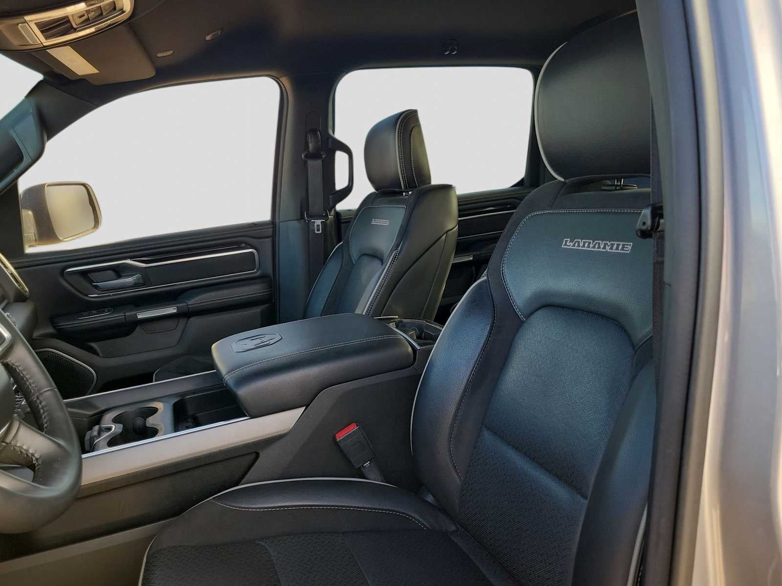 2022 RAM 1500 Laramie Crew Cab 4x4 6'4' Box