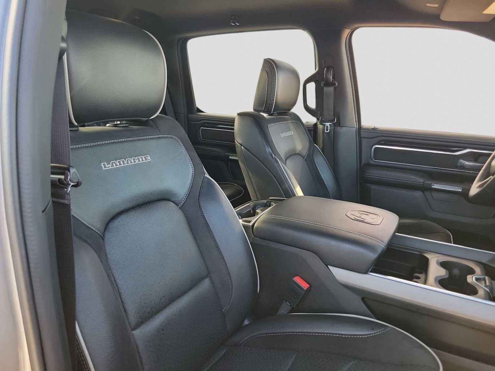 2022 RAM 1500 Laramie Crew Cab 4x4 6'4' Box