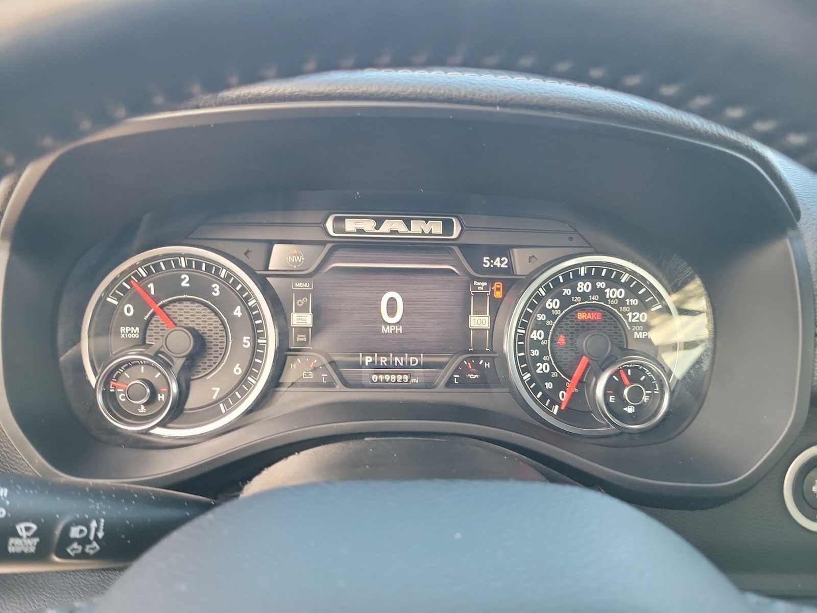 2022 RAM 1500 Laramie Crew Cab 4x4 6'4' Box