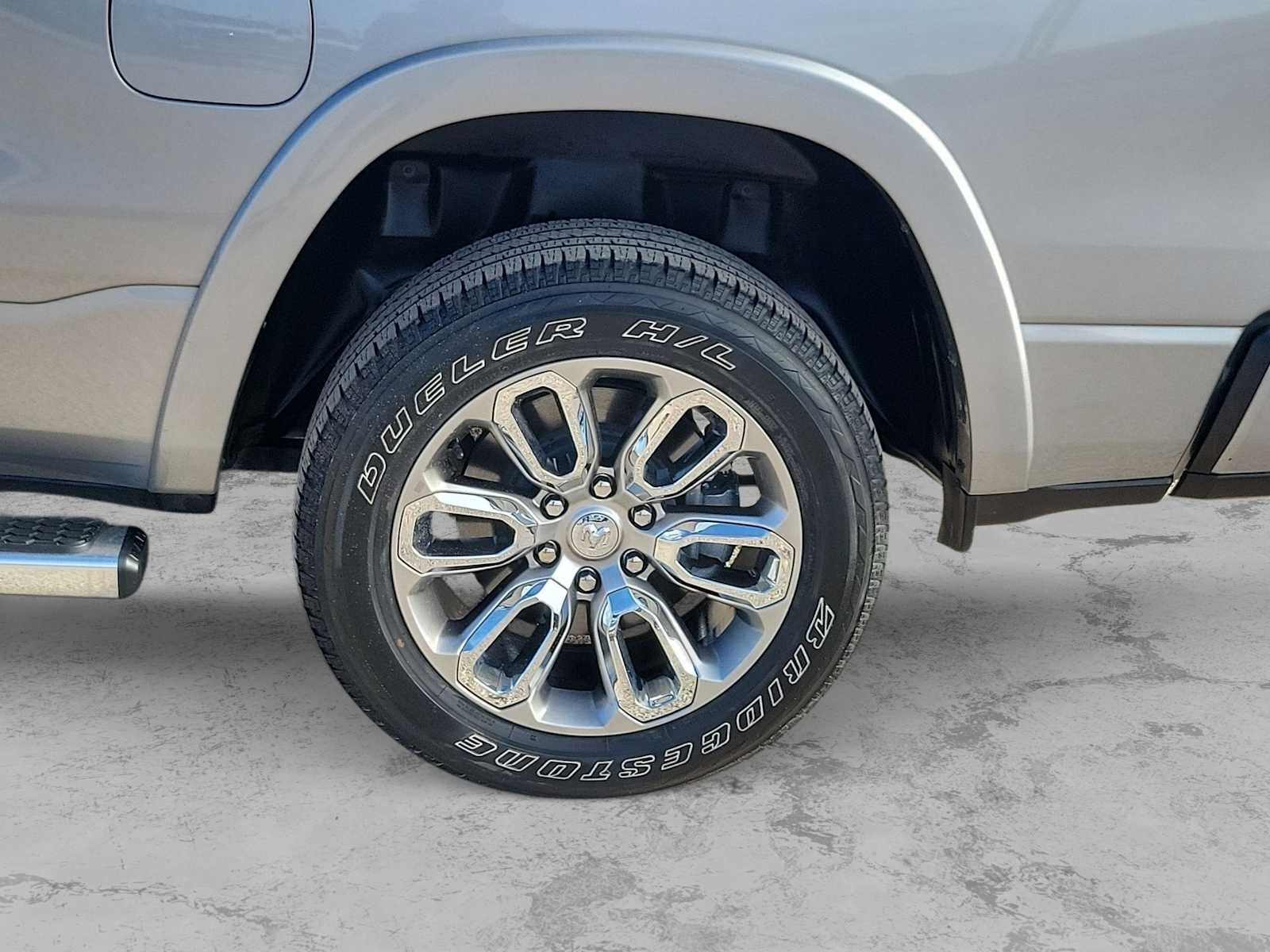 2022 RAM 1500 Laramie Crew Cab 4x4 6'4' Box