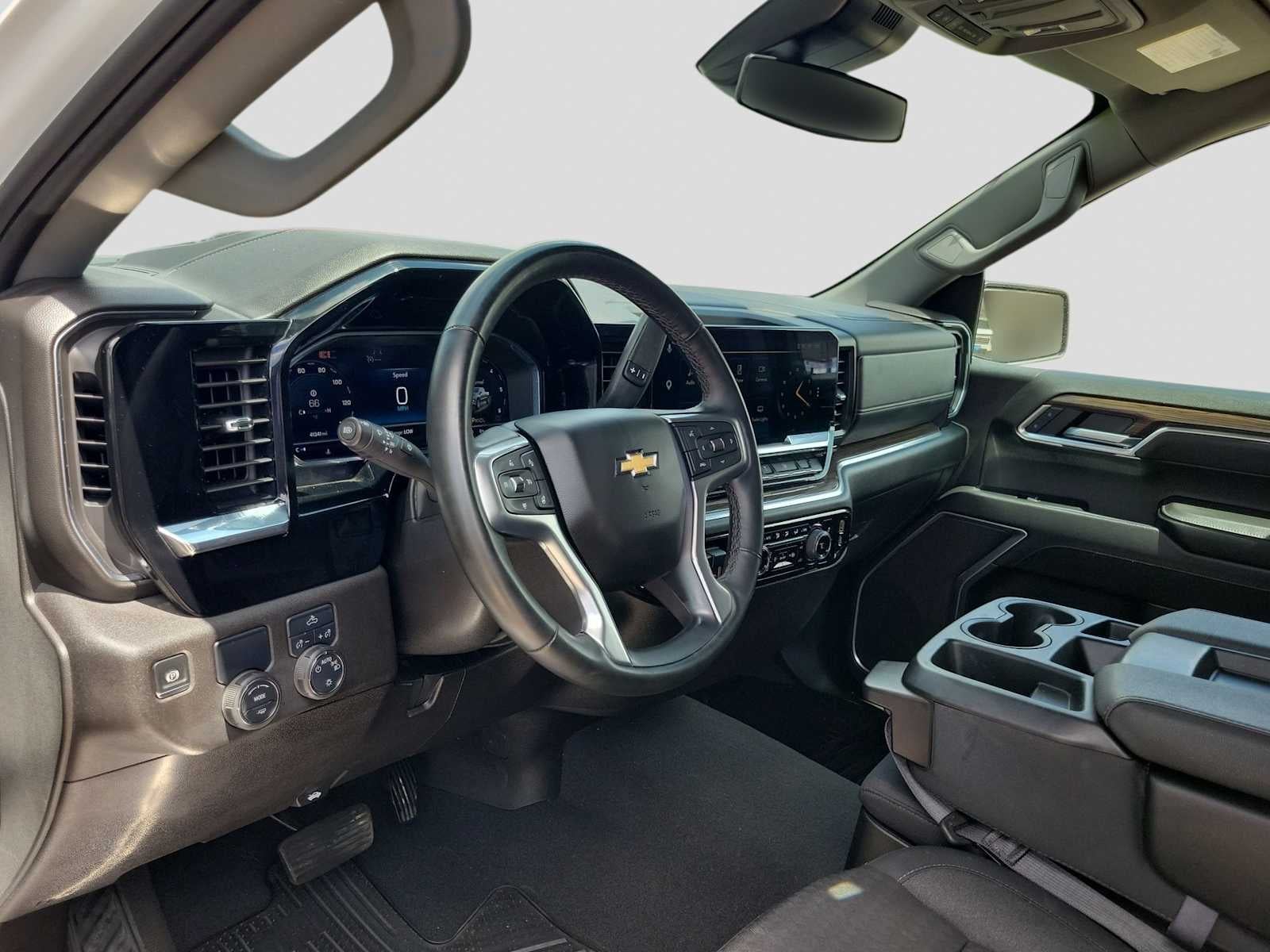 2025 Chevrolet Silverado 1500 2WD Crew Cab Short Bed LT