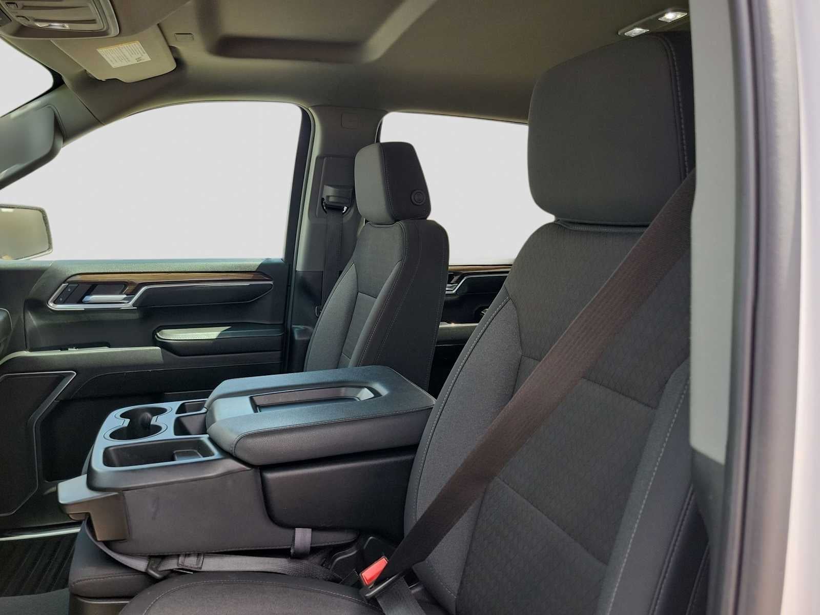 2025 Chevrolet Silverado 1500 2WD Crew Cab Short Bed LT