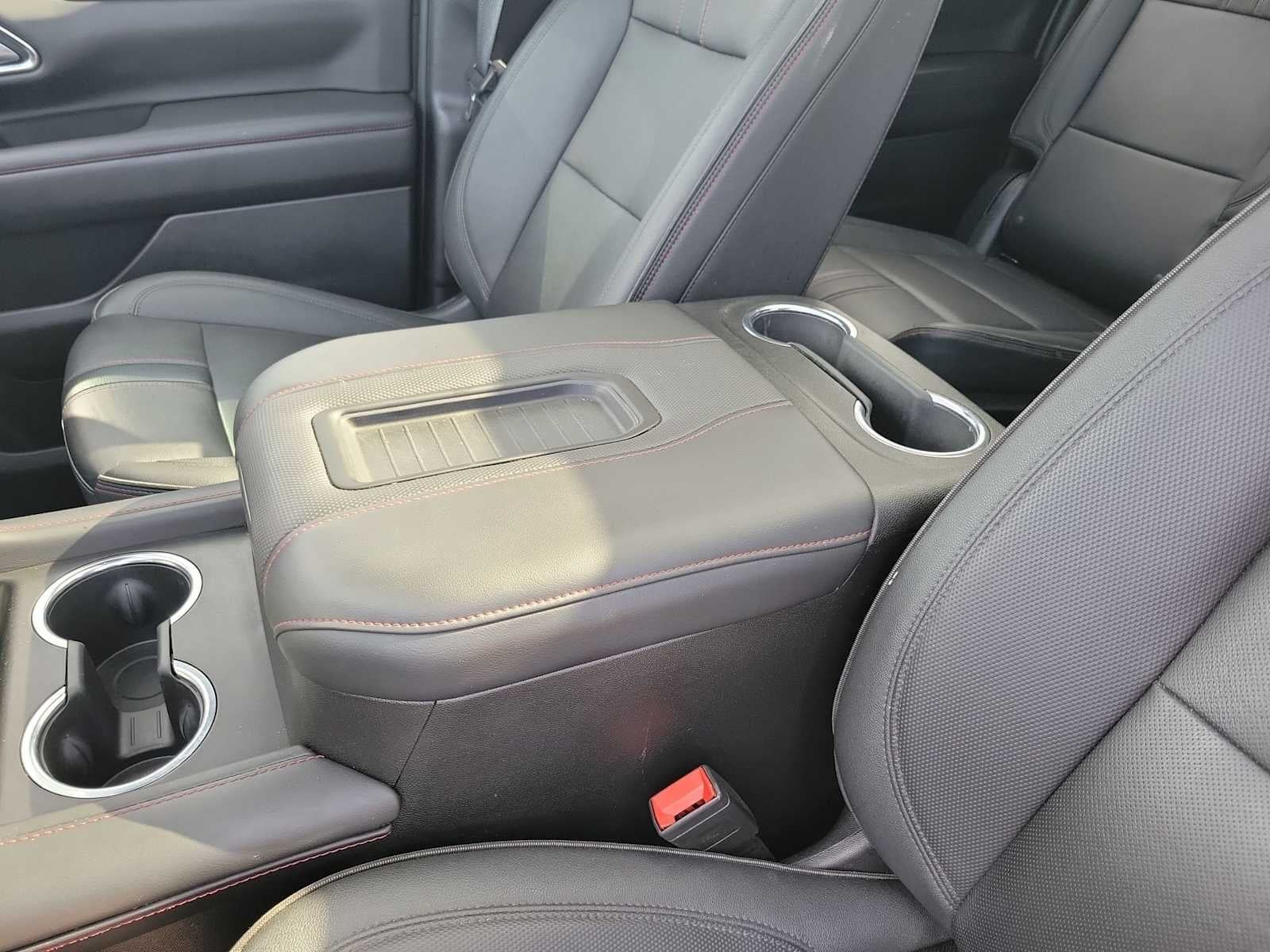 2023 Chevrolet Suburban 4WD RST