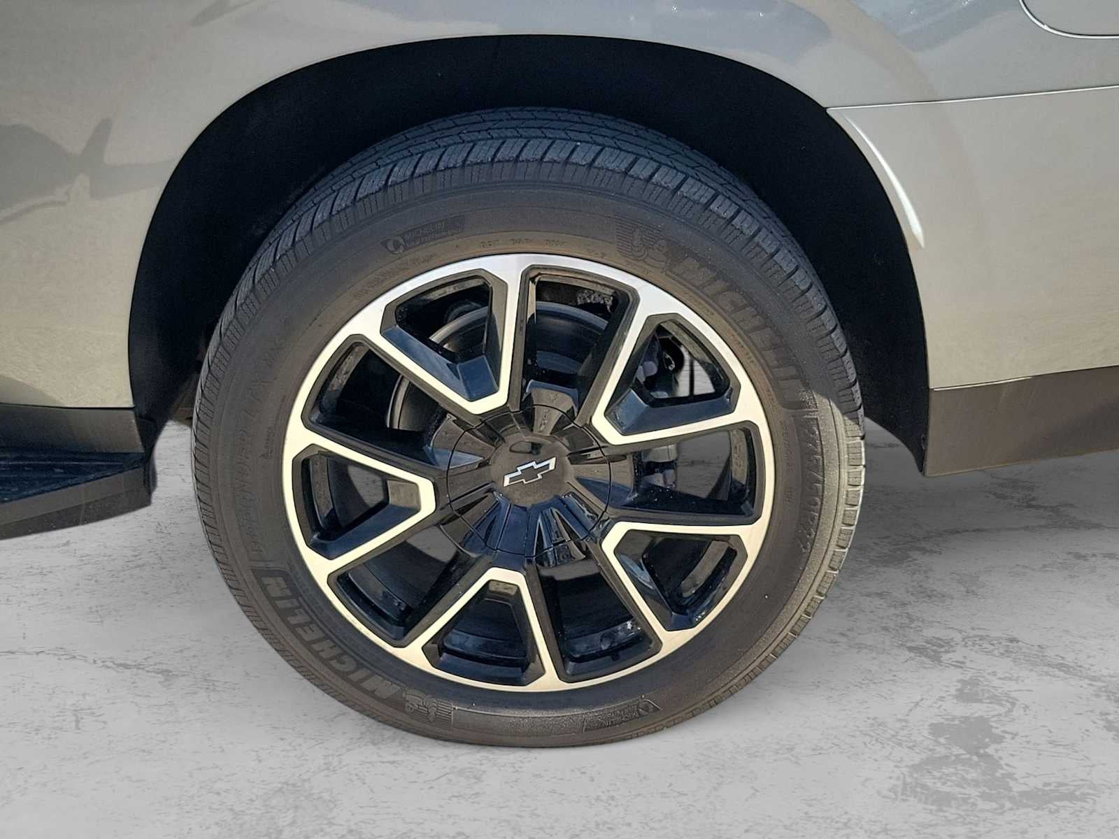 2023 Chevrolet Suburban 4WD RST