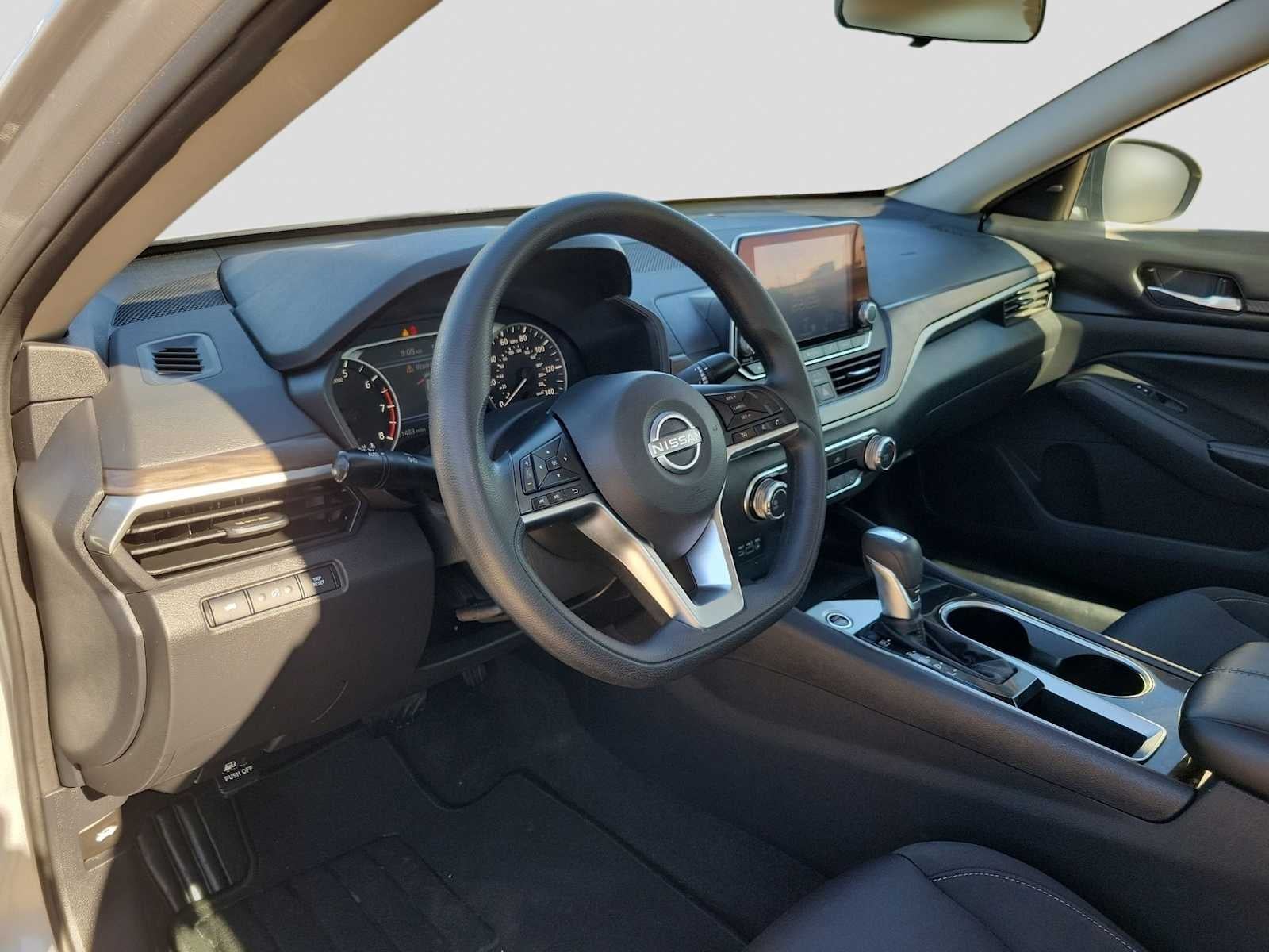 2024 Nissan Altima SV FWD
