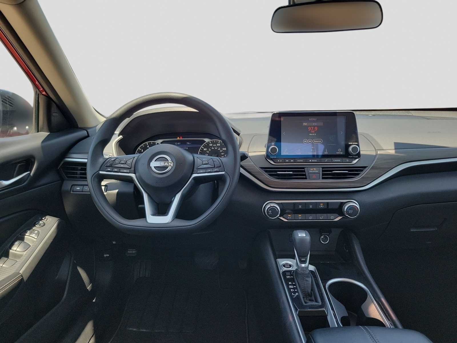 2024 Nissan Altima SV FWD