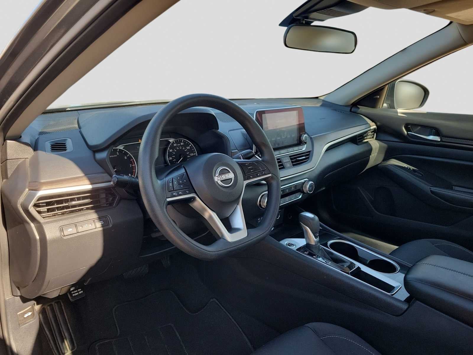 2024 Nissan Altima SV FWD