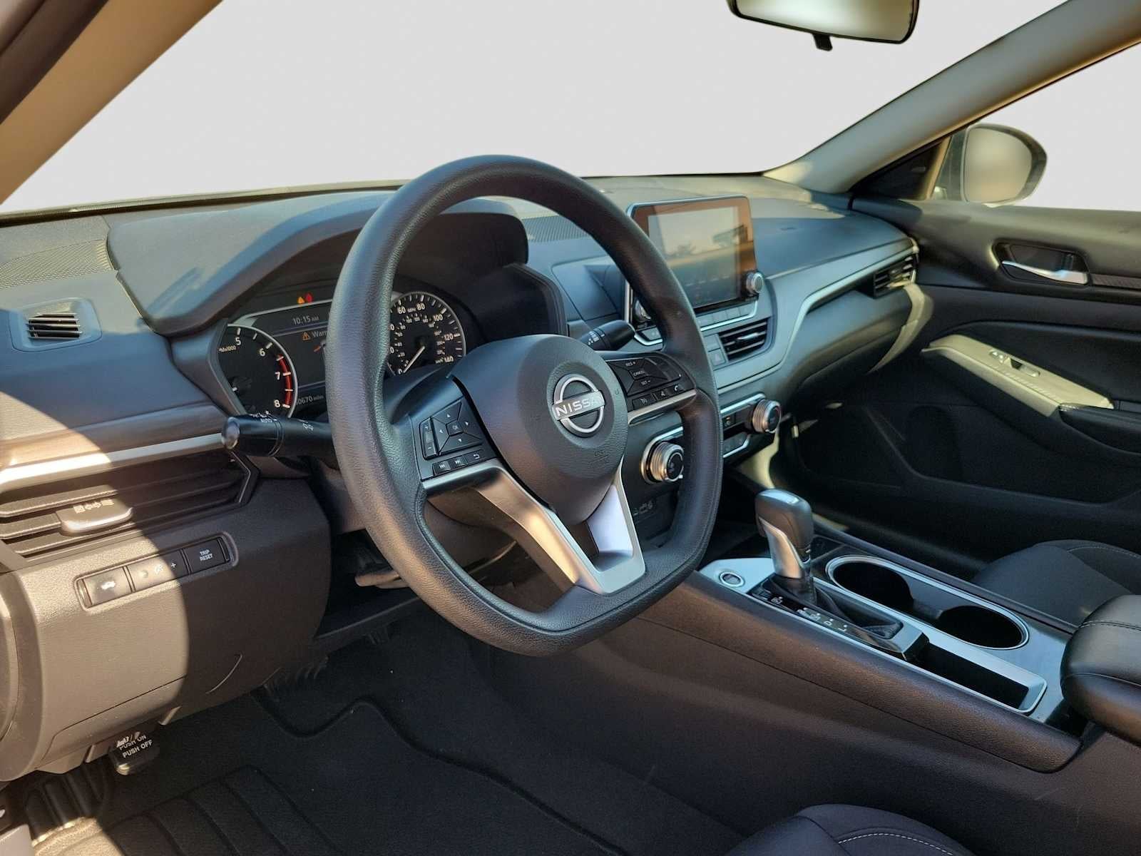 2024 Nissan Altima SV FWD