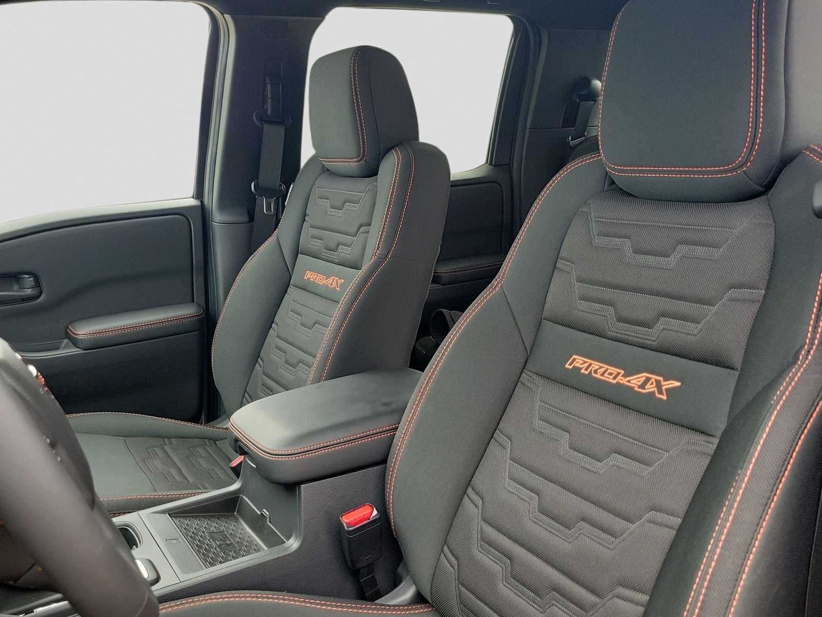 2026 Nissan Frontier Crew Cab PRO-4X 4x4