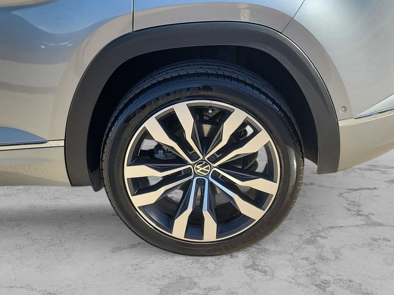 2022 Volkswagen Atlas Cross Sport 3.6L V6 SEL Premium R-Line