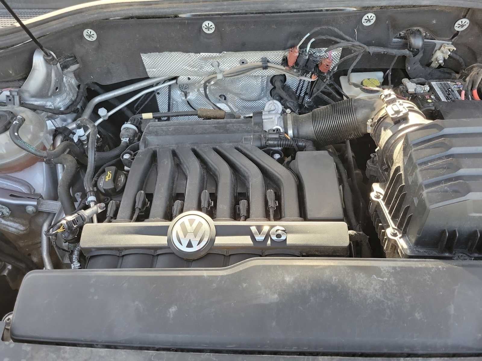 2022 Volkswagen Atlas Cross Sport 3.6L V6 SEL Premium R-Line