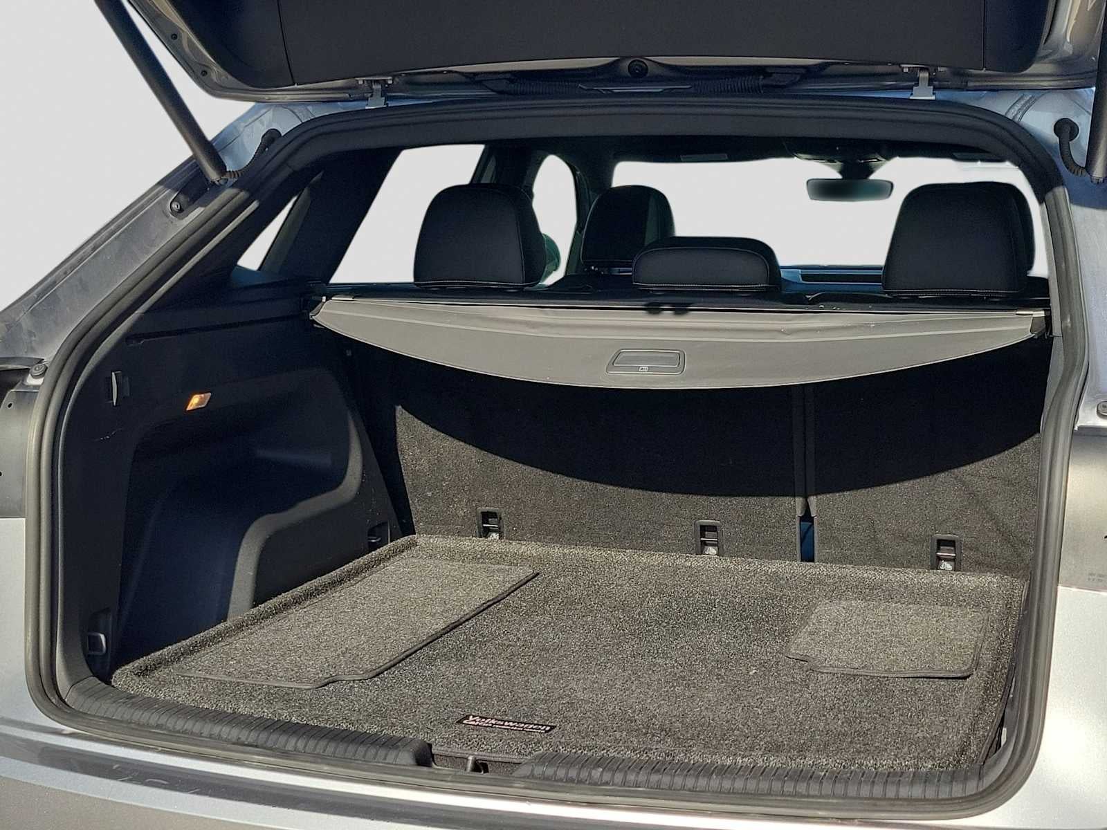 2022 Volkswagen Atlas Cross Sport 3.6L V6 SEL Premium R-Line