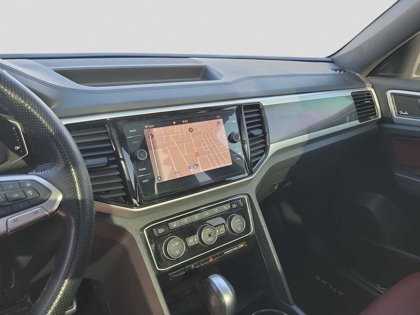 2022 Volkswagen Atlas Cross Sport 3.6L V6 SEL Premium R-Line