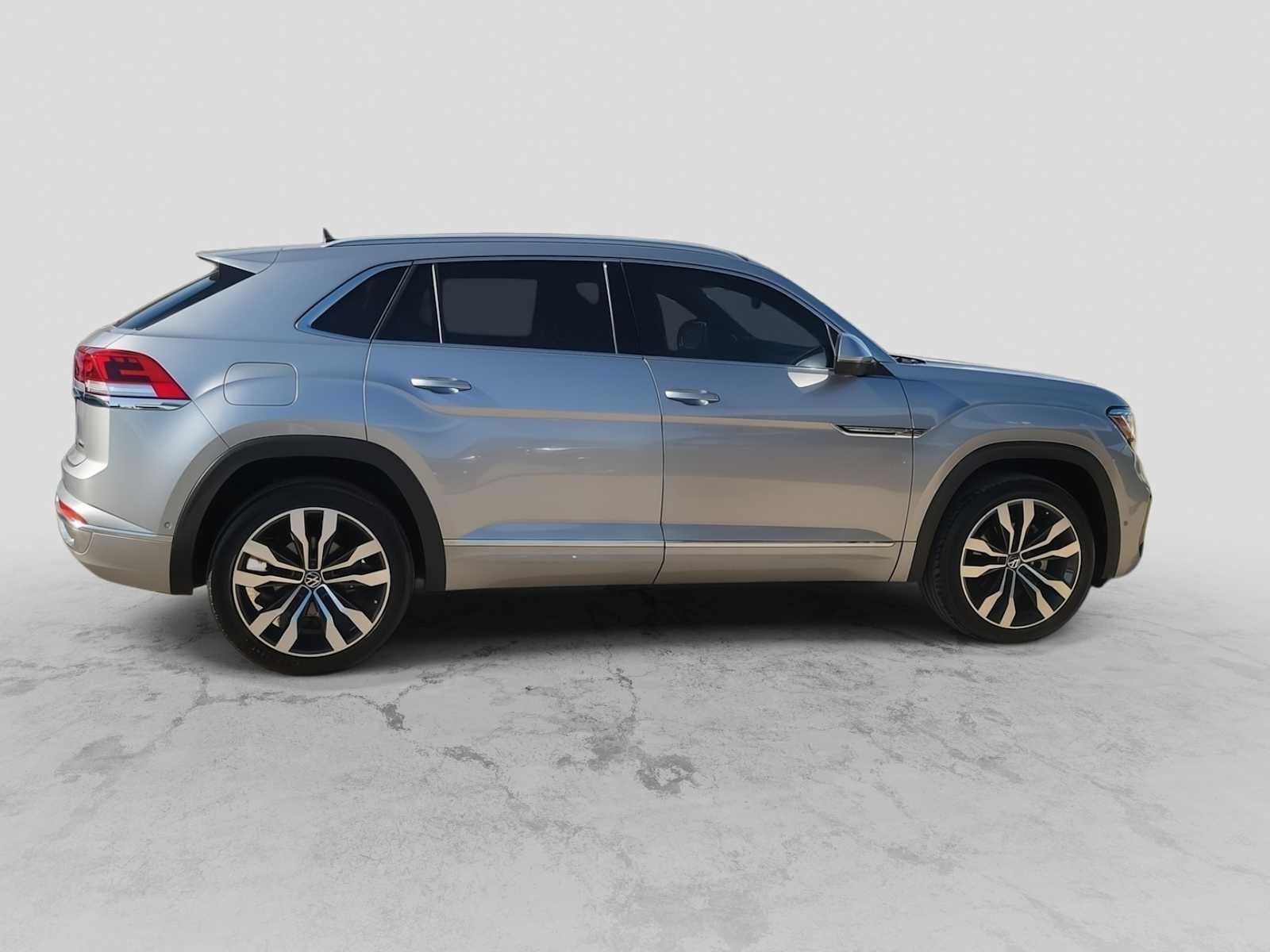 2022 Volkswagen Atlas Cross Sport 3.6L V6 SEL Premium R-Line