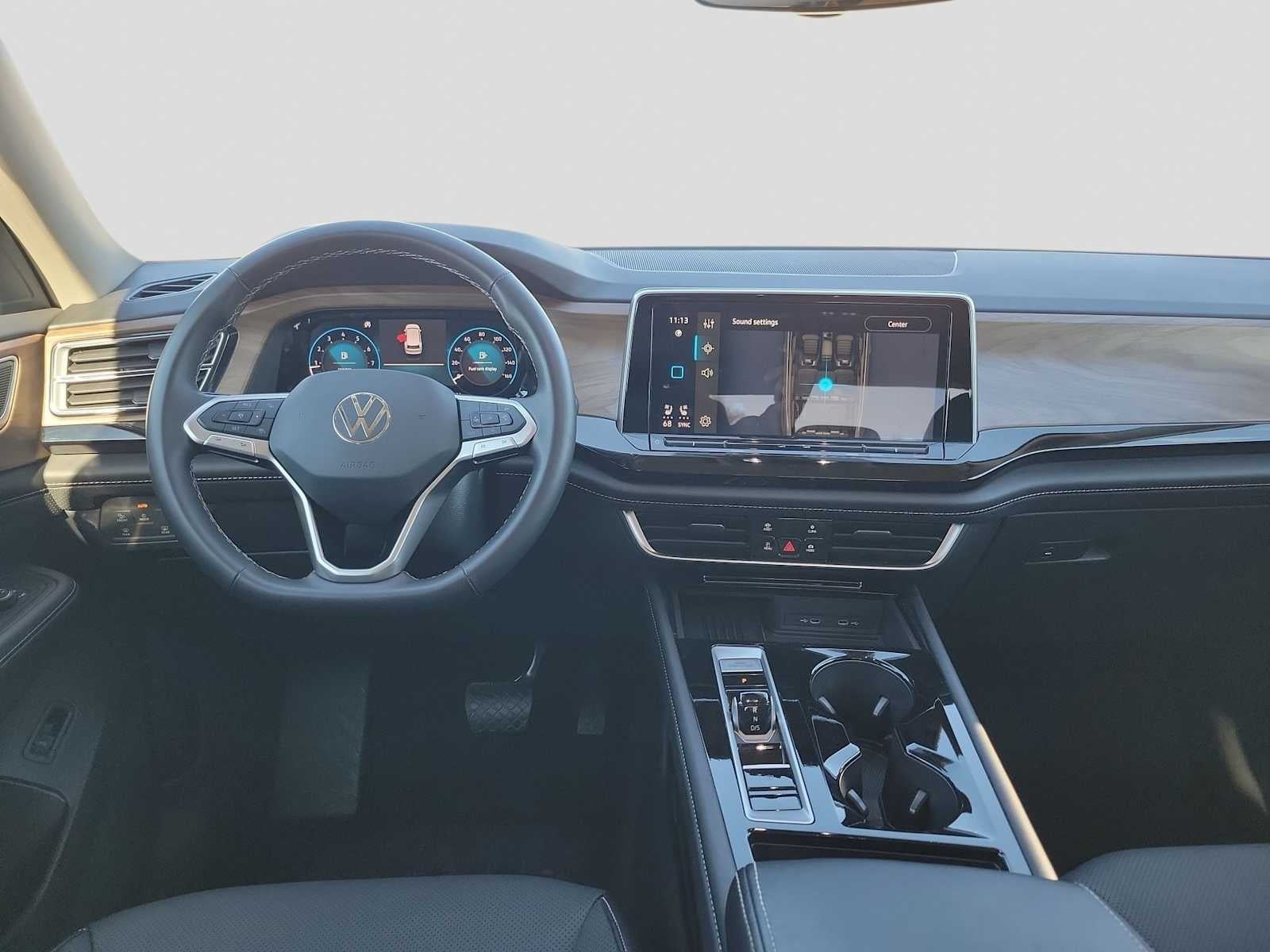 2025 Volkswagen Atlas 2.0T SE w/Technology