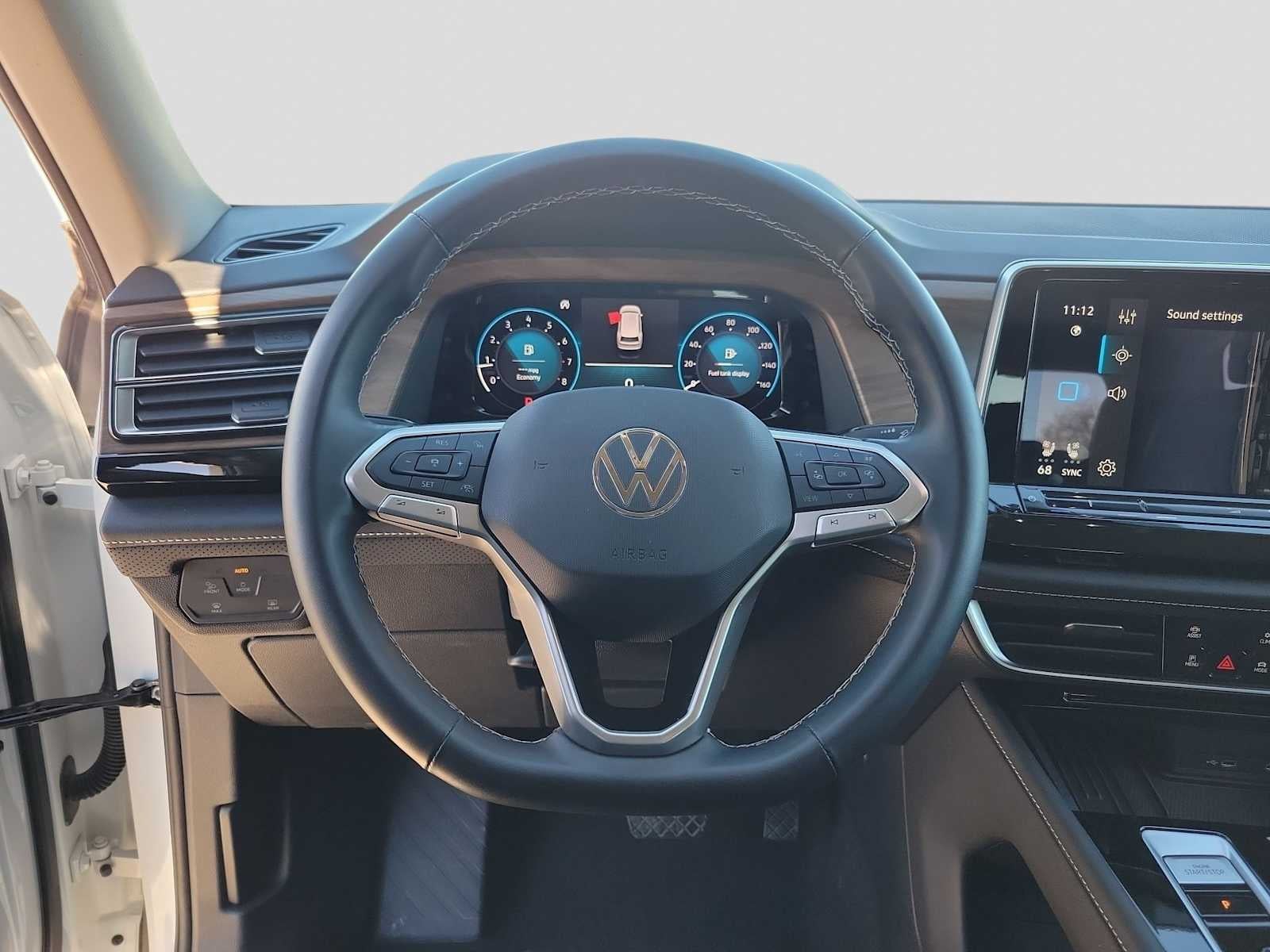 2025 Volkswagen Atlas 2.0T SE w/Technology