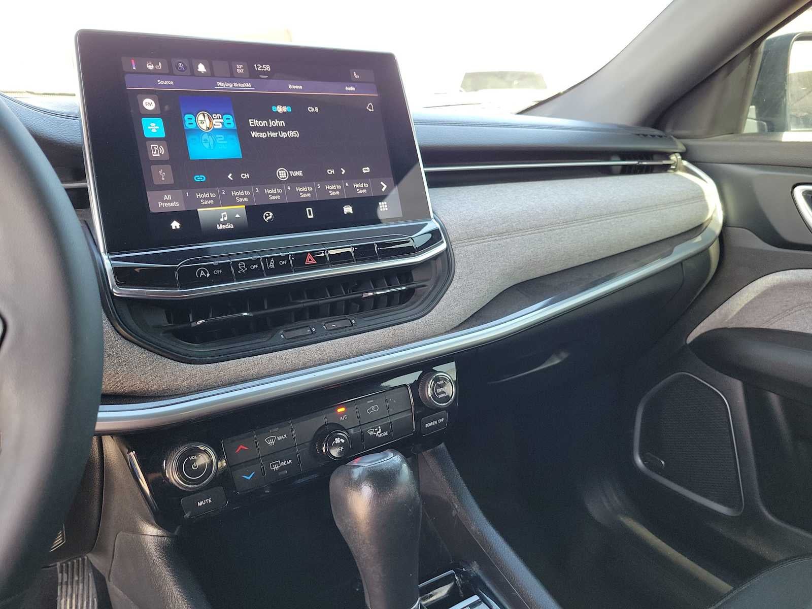 2023 Jeep Compass Latitude Lux FWD