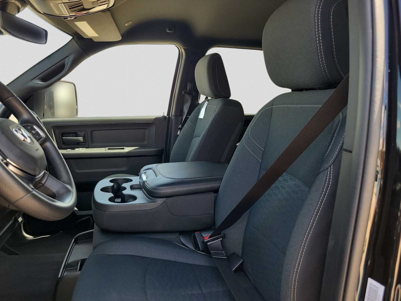 2026 RAM 2500 RAM 2500 TRADESMAN CREW CAB 4X4 6'4' BOX