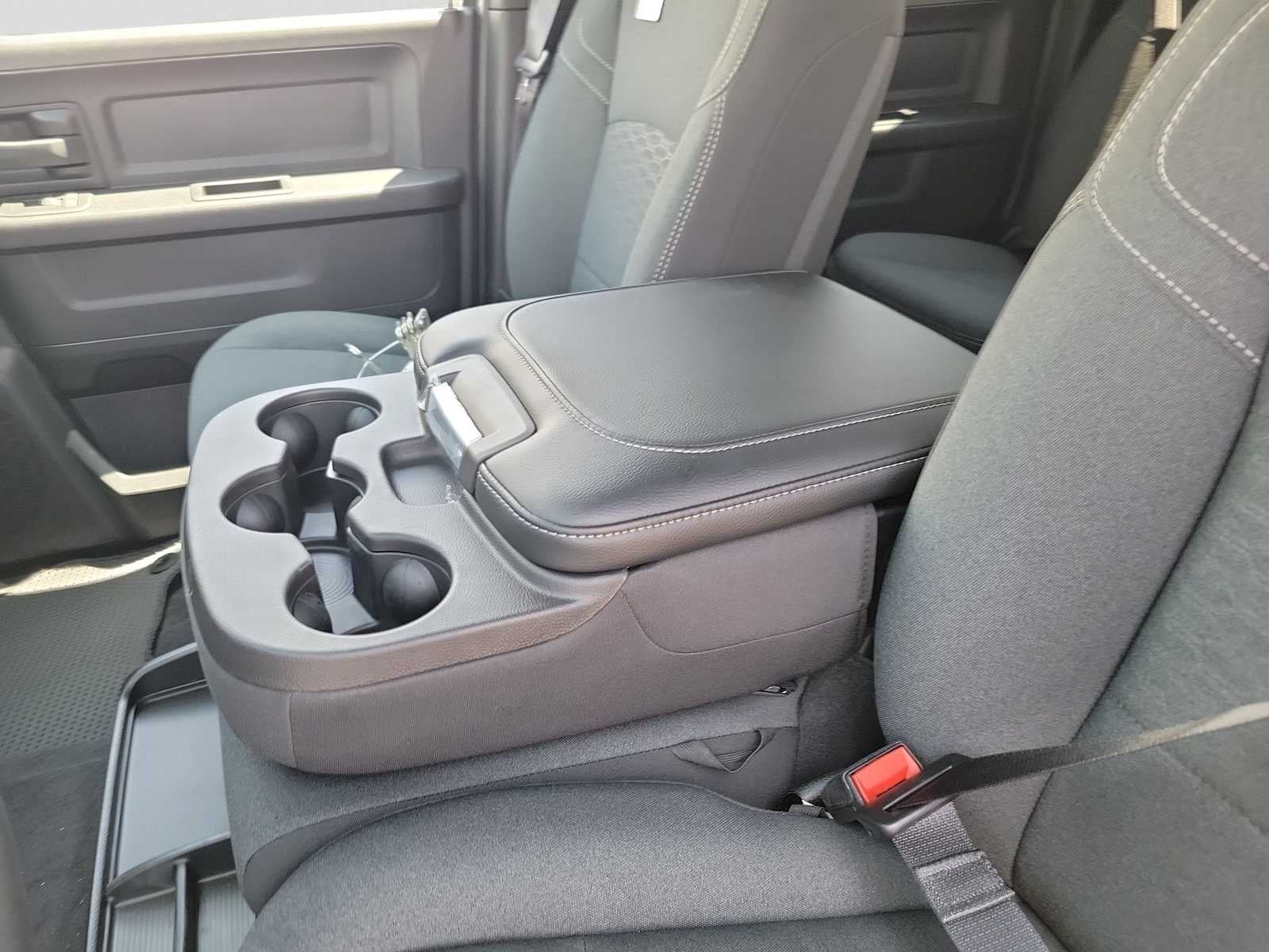 2026 RAM 2500 RAM 2500 TRADESMAN CREW CAB 4X4 6'4' BOX