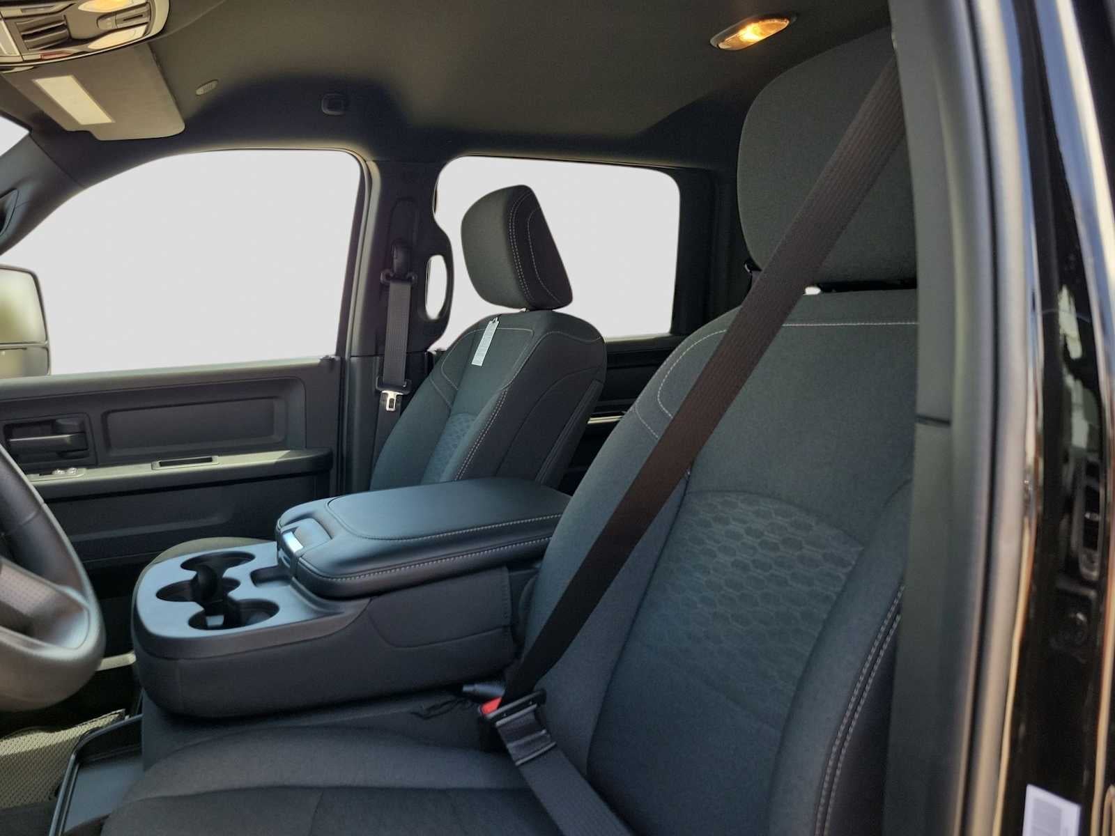 2026 RAM 2500 RAM 2500 TRADESMAN CREW CAB 4X4 6'4' BOX