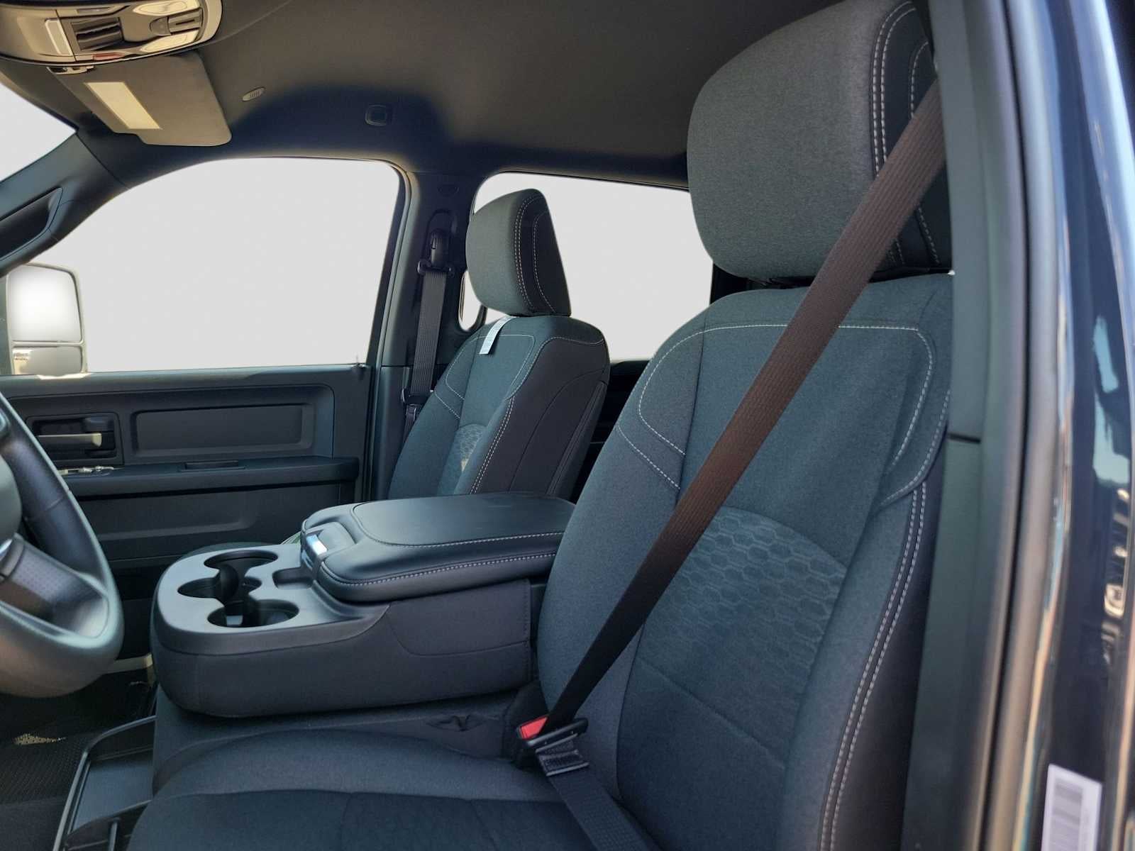 2026 RAM 2500 RAM 2500 TRADESMAN CREW CAB 4X4 6'4' BOX