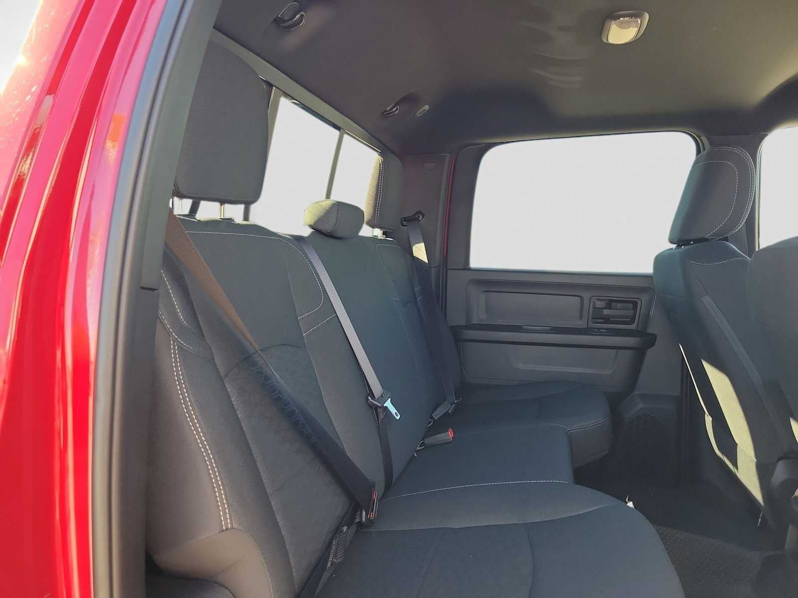 2026 RAM 2500 RAM 2500 BLACK EXPRESS CREW CAB 4X4 6'4' BOX