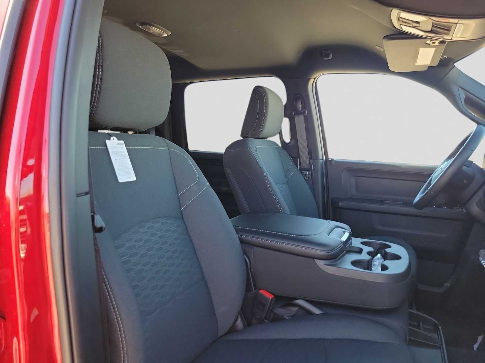 2026 RAM 2500 RAM 2500 BLACK EXPRESS CREW CAB 4X4 6'4' BOX