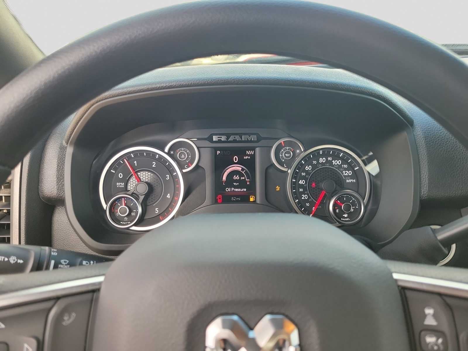 2026 RAM 2500 RAM 2500 TRADESMAN CREW CAB 4X4 6'4' BOX