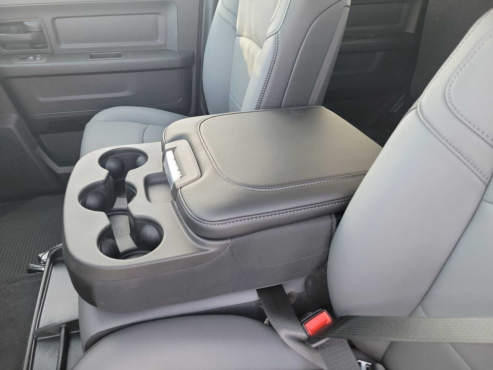 2026 RAM 3500 RAM 3500 TRADESMAN CREW CAB 4X4 8' BOX