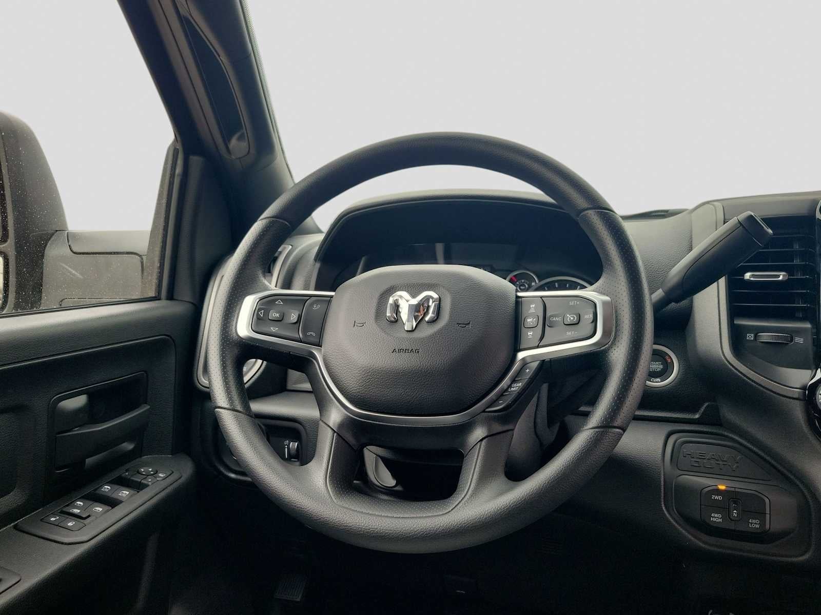2026 RAM 3500 RAM 3500 TRADESMAN CREW CAB 4X4 8' BOX