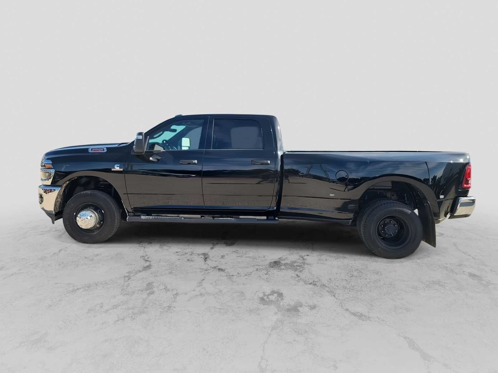 2026 RAM 3500 RAM 3500 TRADESMAN CREW CAB 4X4 8' BOX