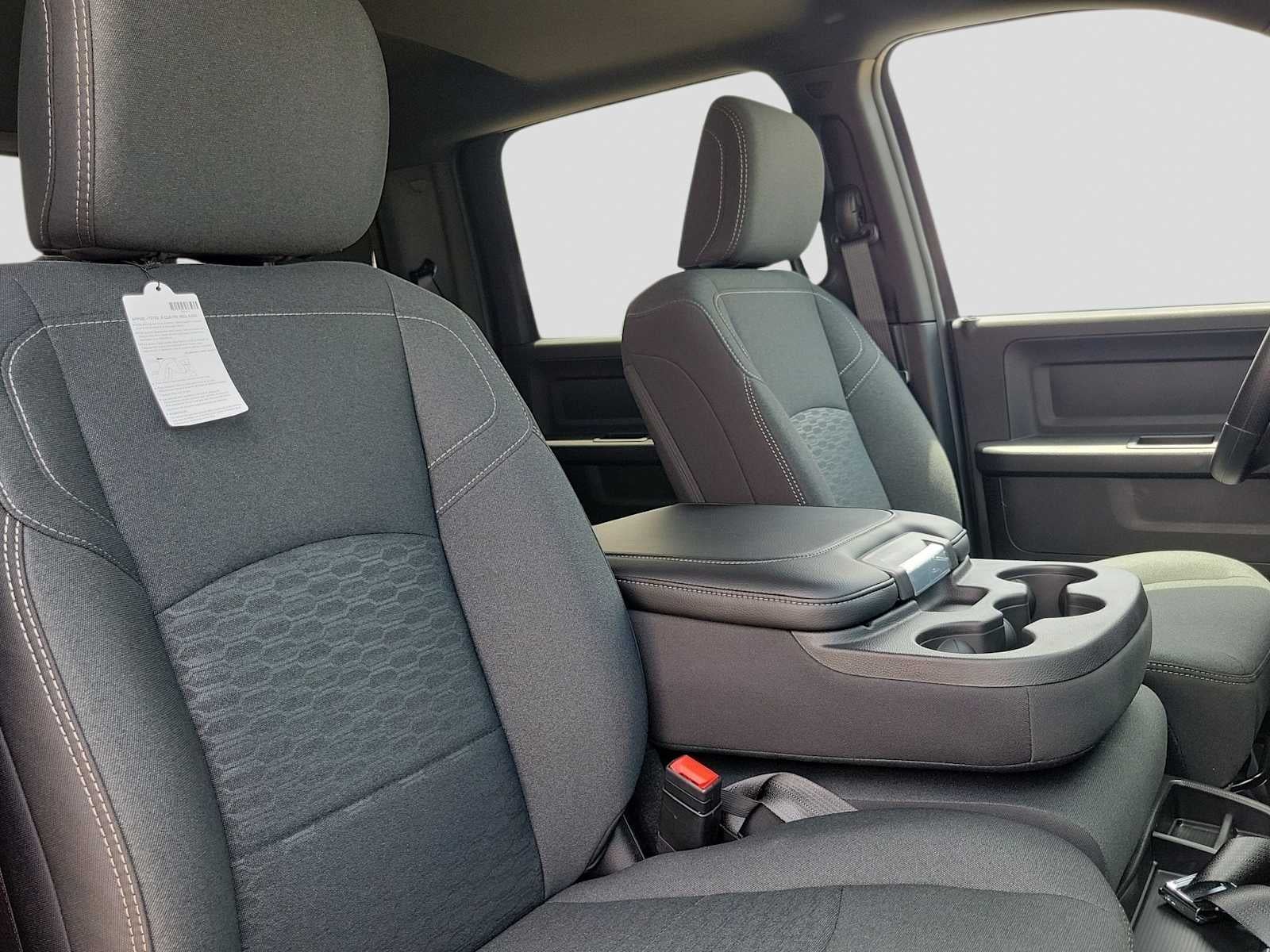 2026 RAM 3500 RAM 3500 TRADESMAN CREW CAB 4X4 8' BOX