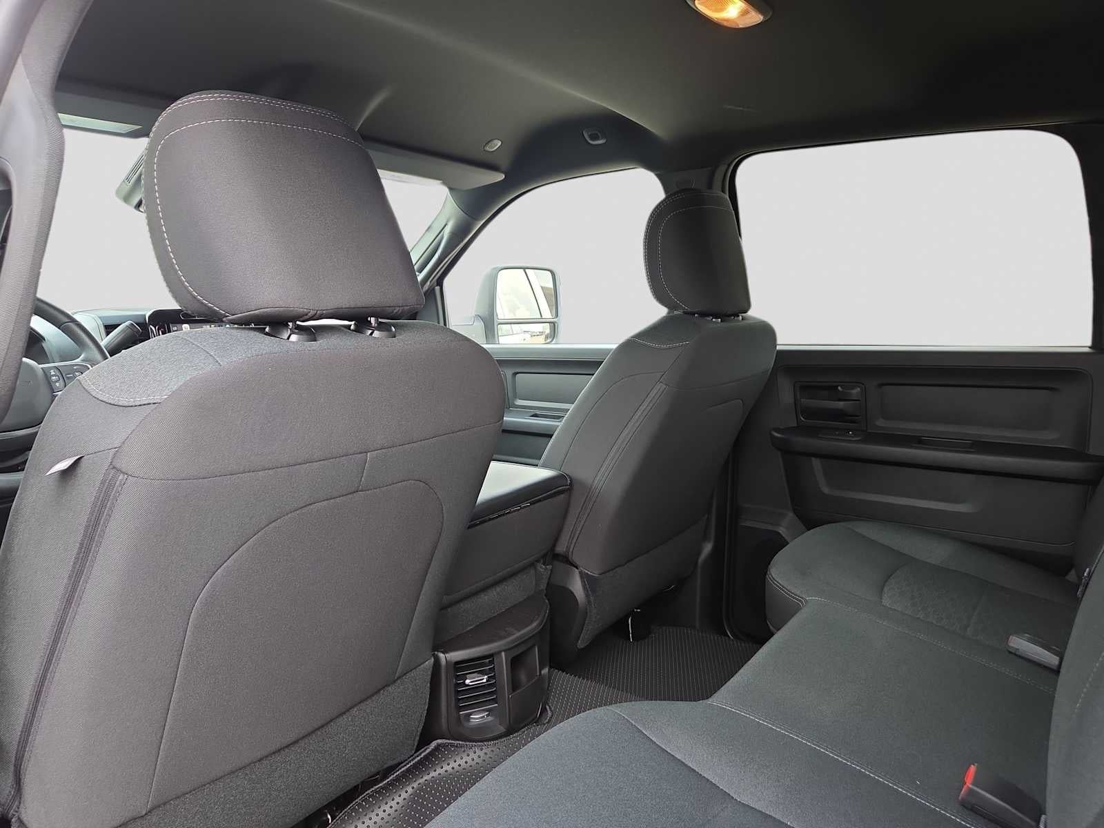 2026 RAM 3500 RAM 3500 TRADESMAN CREW CAB 4X4 8' BOX