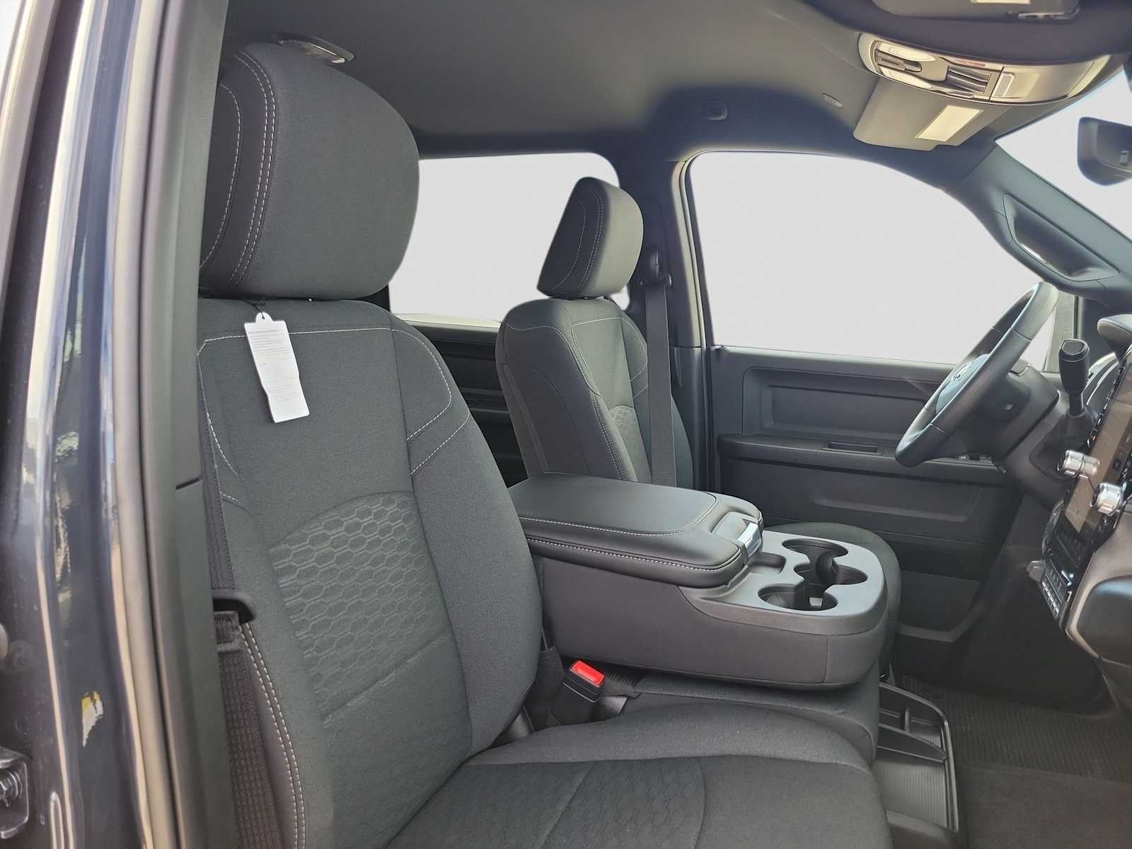 2026 RAM 3500 RAM 3500 TRADESMAN CREW CAB 4X4 8' BOX