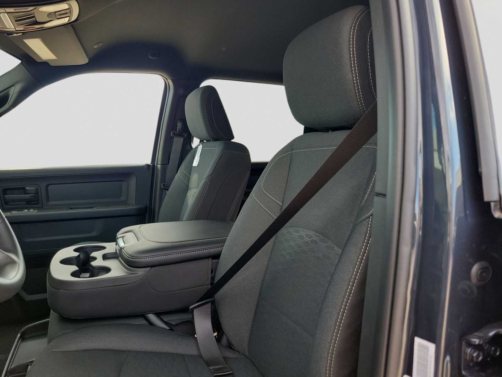 2026 RAM 3500 RAM 3500 TRADESMAN CREW CAB 4X4 8' BOX