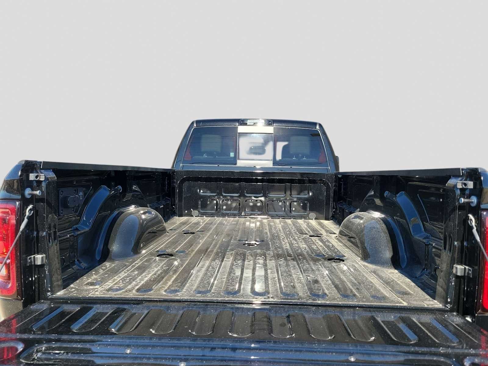 2026 RAM 3500 RAM 3500 TRADESMAN CREW CAB 4X4 8' BOX