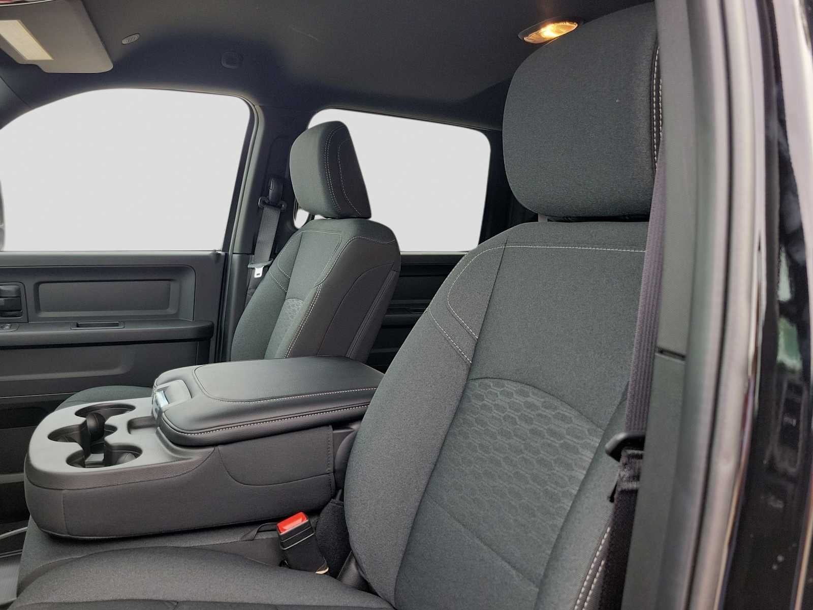 2026 RAM 3500 RAM 3500 TRADESMAN CREW CAB 4X4 8' BOX
