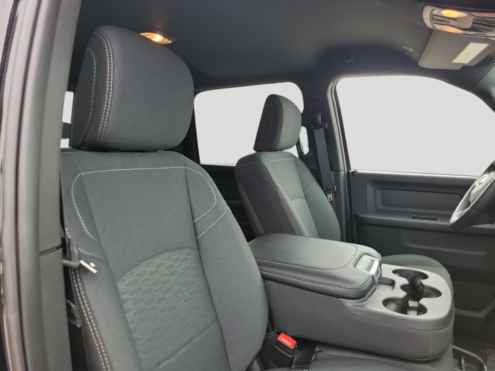 2026 RAM 3500 RAM 3500 TRADESMAN CREW CAB 4X4 8' BOX