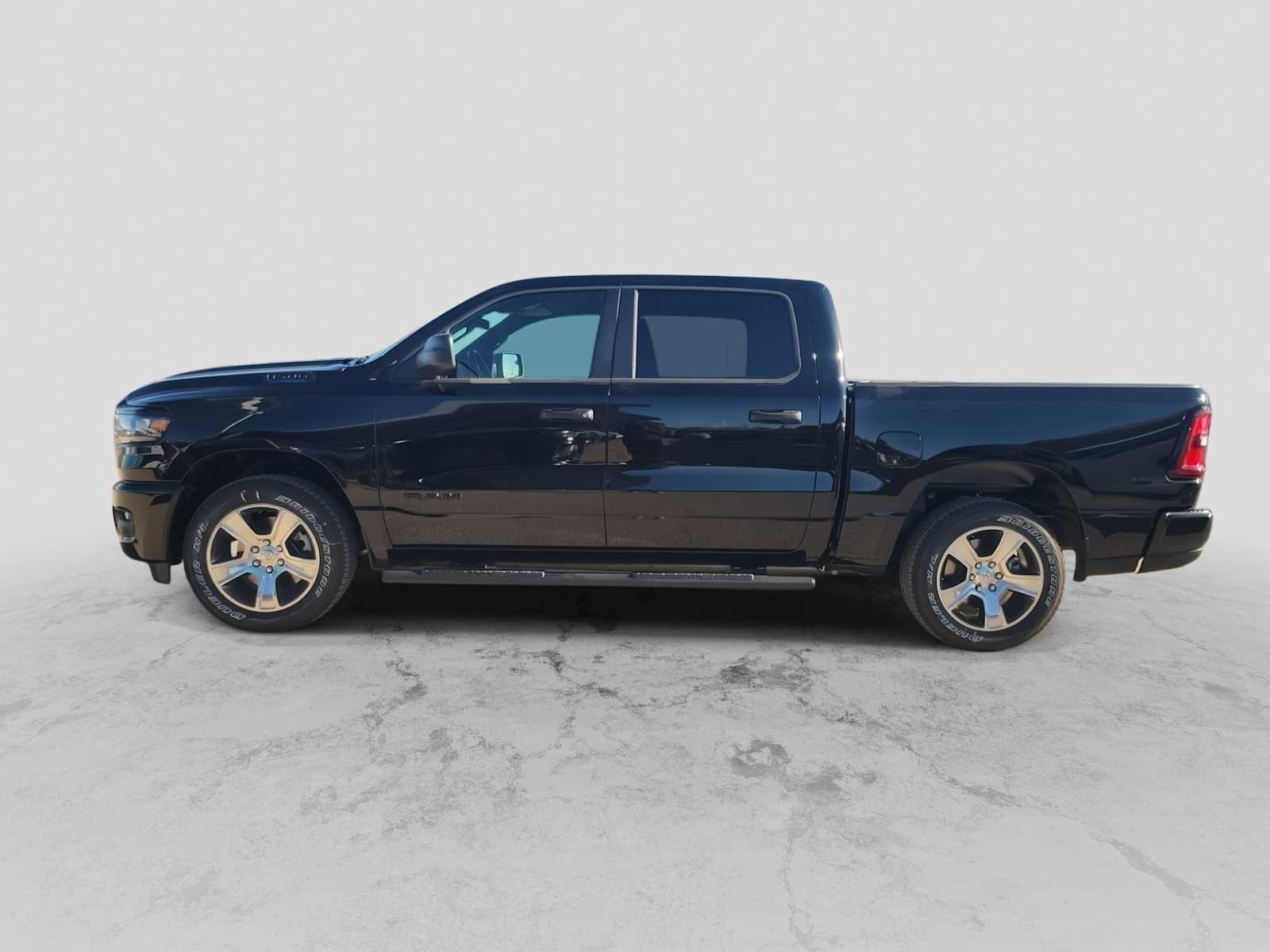 2026 RAM 1500 RAM 1500 EXPRESS CREW CAB 4X2 5'7' BOX
