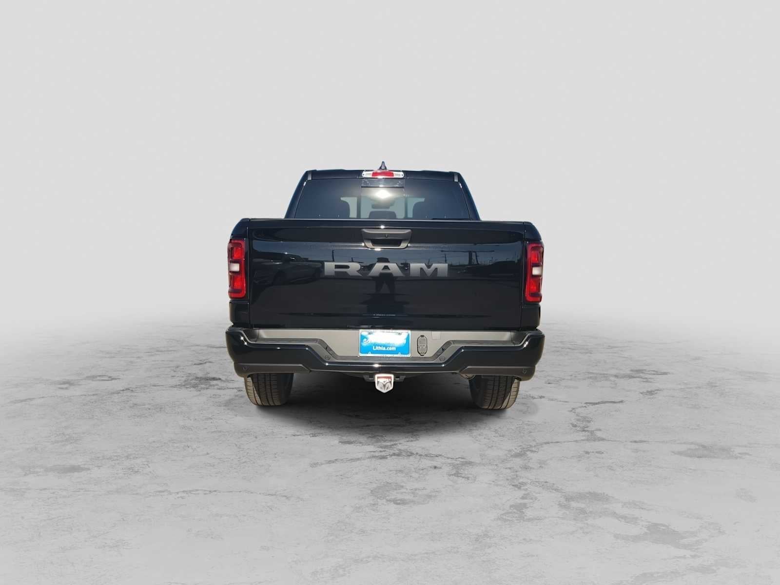 2026 RAM 1500 RAM 1500 EXPRESS CREW CAB 4X2 5'7' BOX