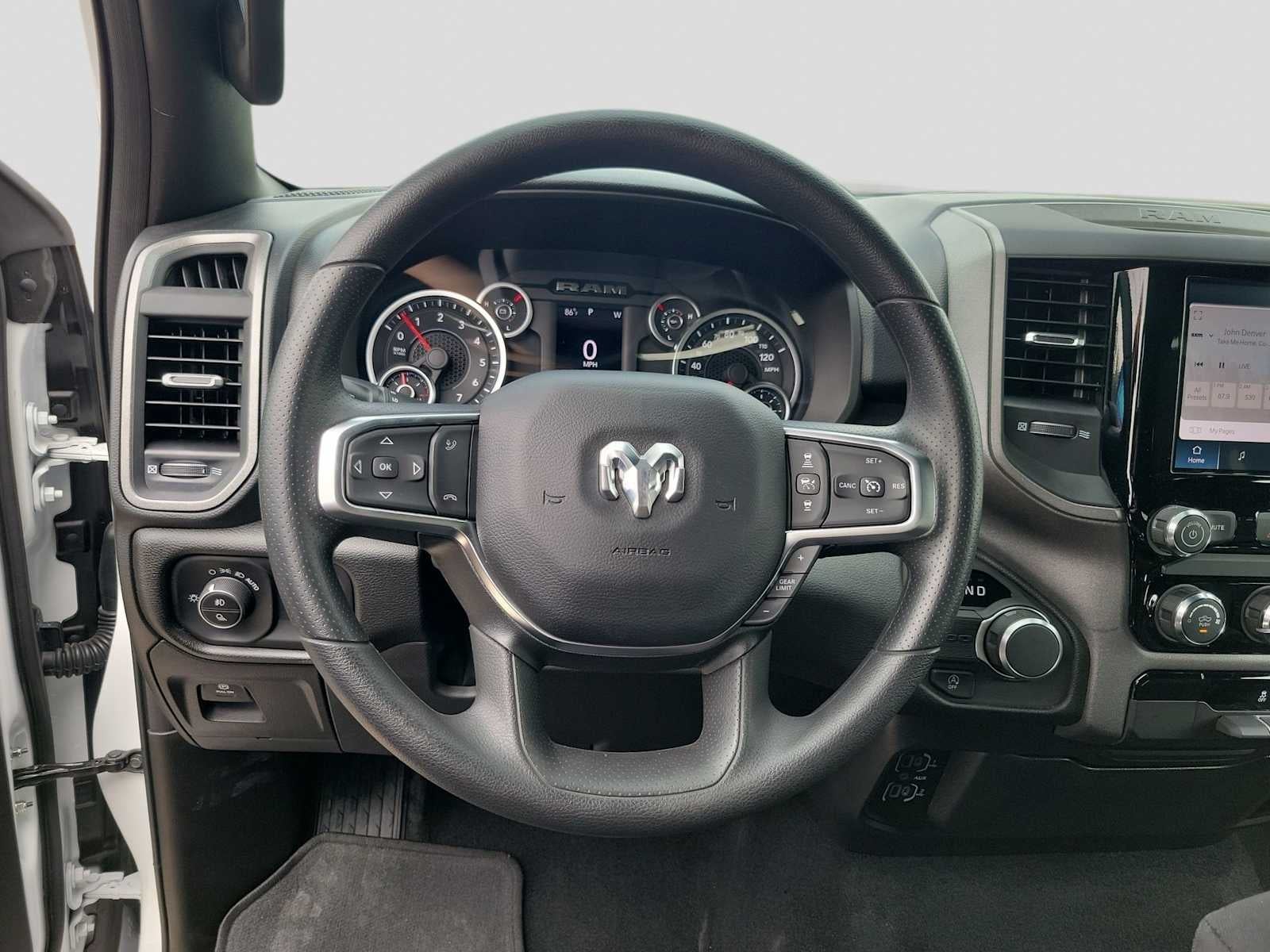2026 RAM 1500 RAM 1500 EXPRESS CREW CAB 4X2 5'7' BOX