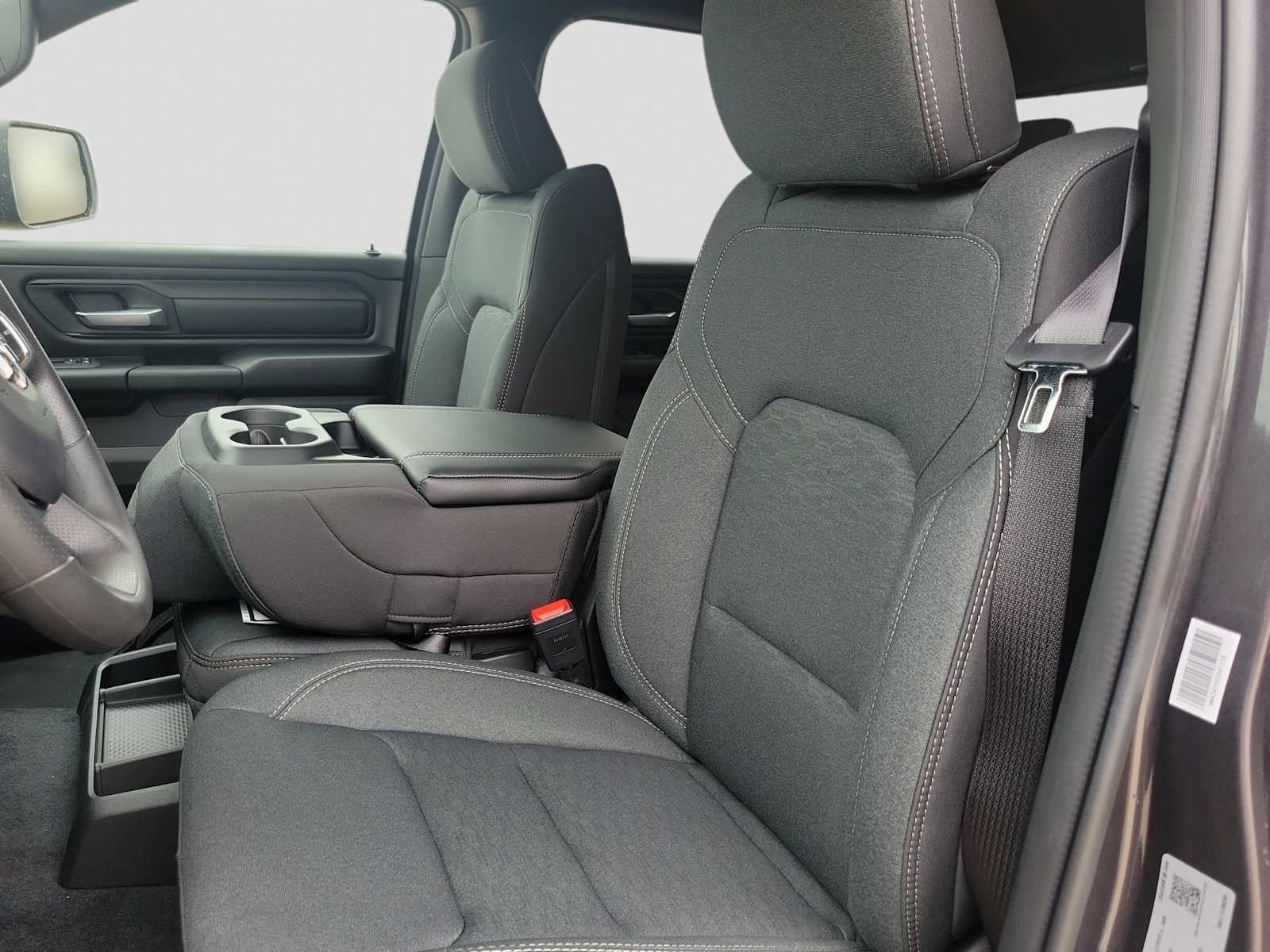 2026 RAM 1500 RAM 1500 EXPRESS CREW CAB 4X2 5'7' BOX