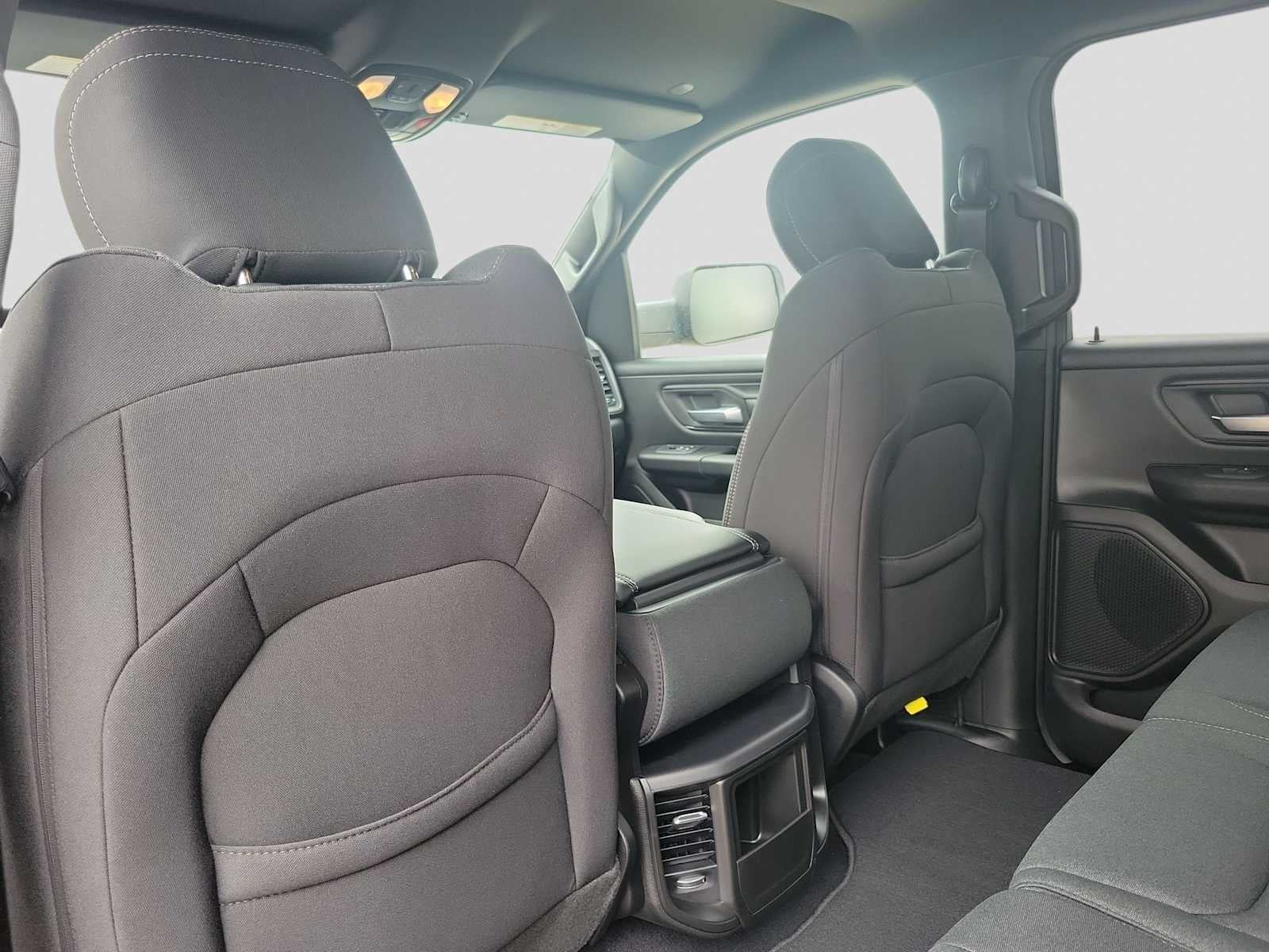 2026 RAM 1500 RAM 1500 EXPRESS CREW CAB 4X2 5'7' BOX