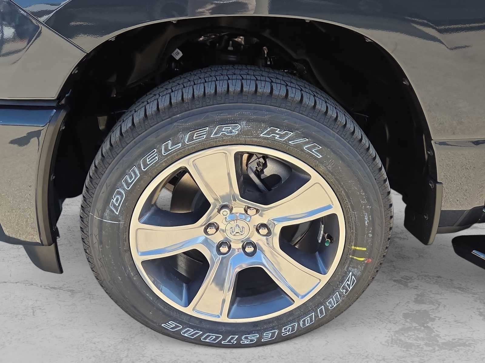 2026 RAM 1500 RAM 1500 EXPRESS CREW CAB 4X2 5'7' BOX
